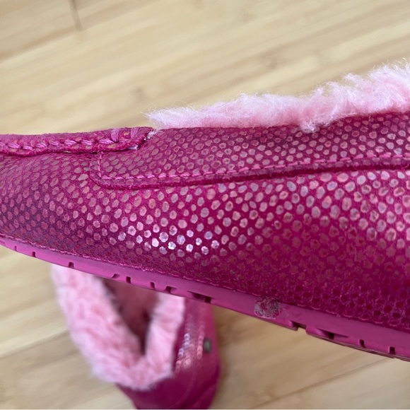 Ugg Slippers - Picture 6 of 10